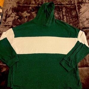 Women’s hooded sweater Size Large